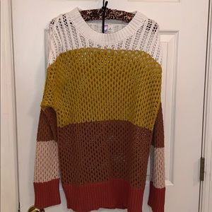 Alya | Sweater | Size Medium